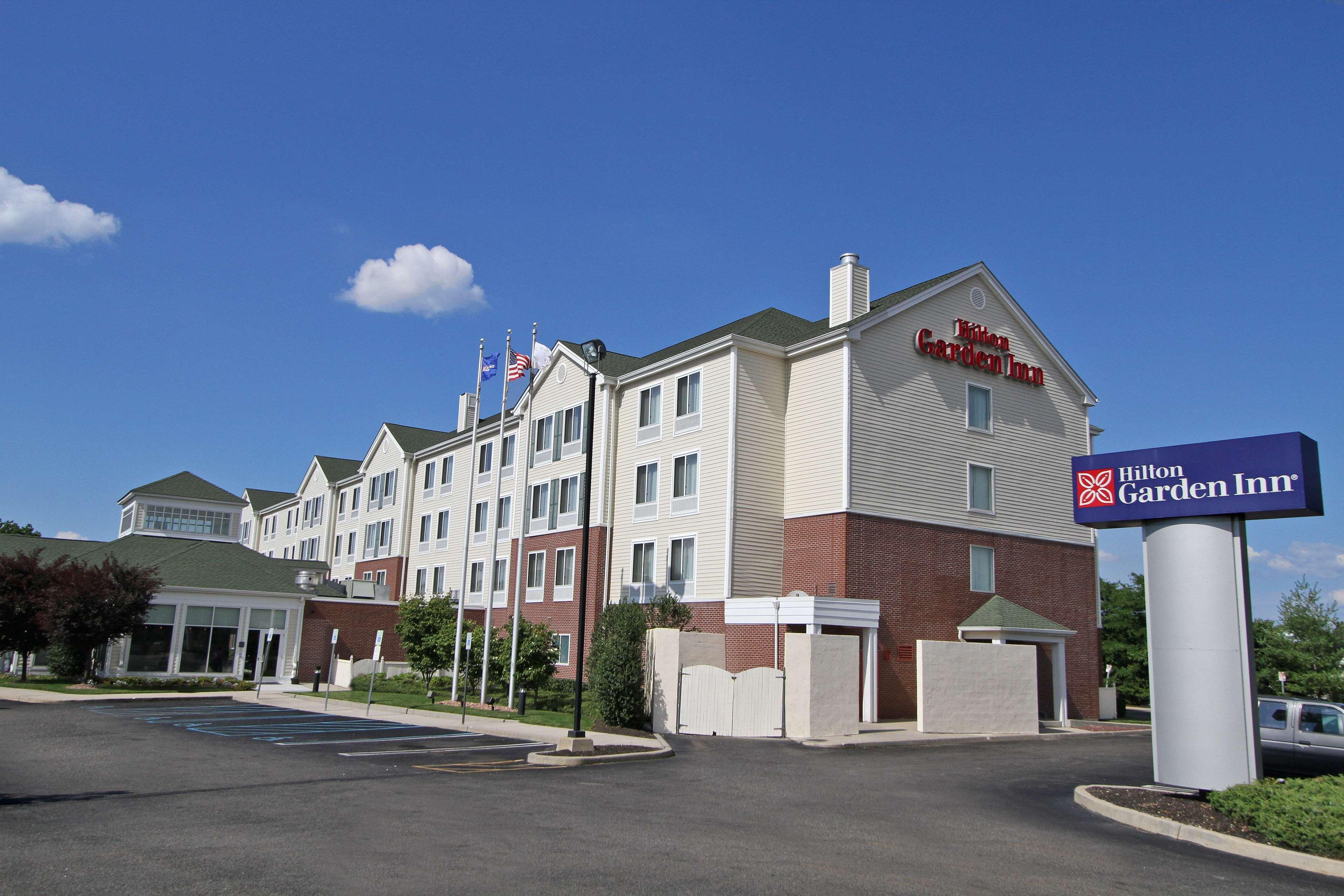 Hilton Garden Inn Westbury Eksteriør billede